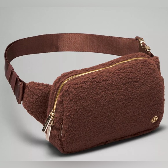 lululemon athletica Handbags - Lululemon Fleece 1L everywhere bag Brand New***